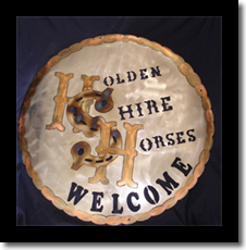 Scalloped Edge Welcome Sign